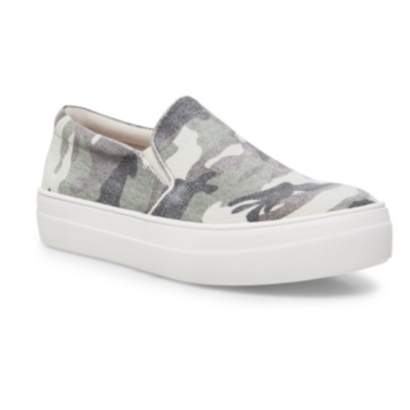 Steve Madden Shoes - Steve Madden Women’s Gills-C Slip On Sneaker EUC